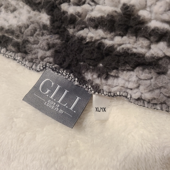 GILI Camo Oversized Sherpa Hooded Lounger Wearable Blanket - Picture 8 of 9